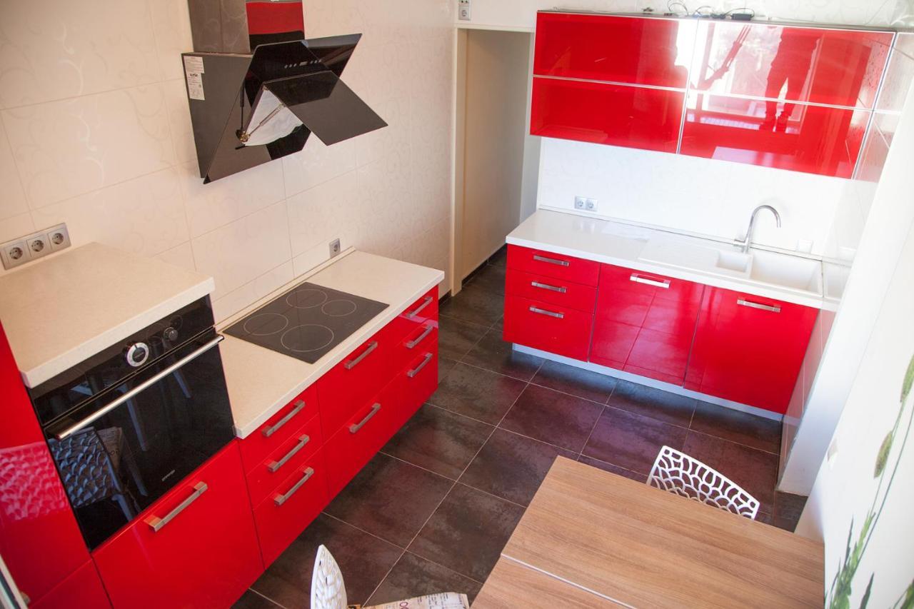 Two Bedroom Apartment With Balcony キエフ エクステリア 写真